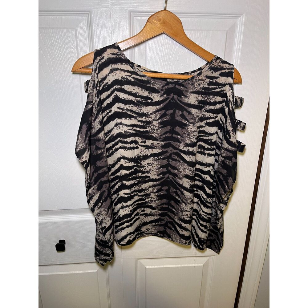 Forever 21 Zebra Print Cold Shoulder Blouse Womens Medium Flowy Top